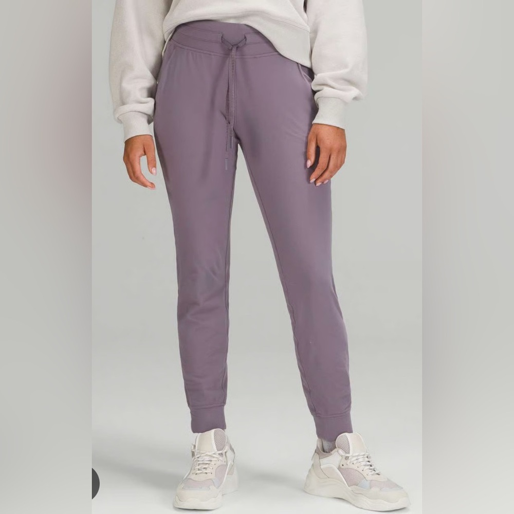 Lululemon Ready to Rulu HR Jogger SZ: 4
Full length retails $118